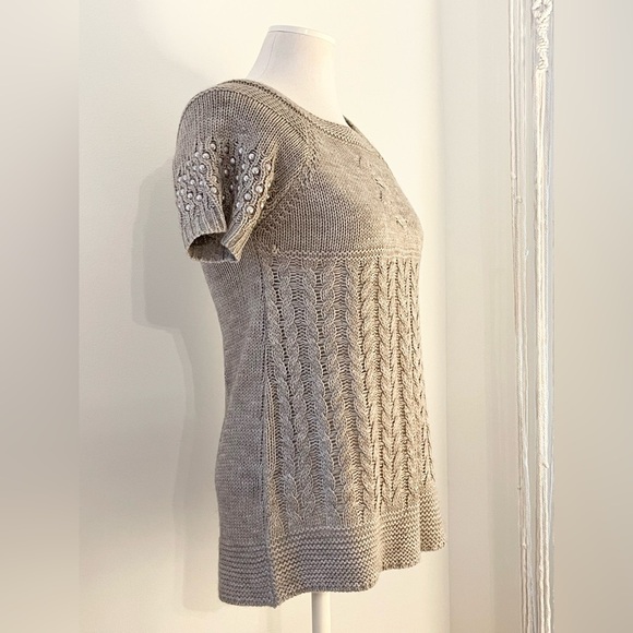 Studio JPR *Like New* Tan Knit Short Sleeve Top, Pearl Detail | Size PM - Picture 8 of 13